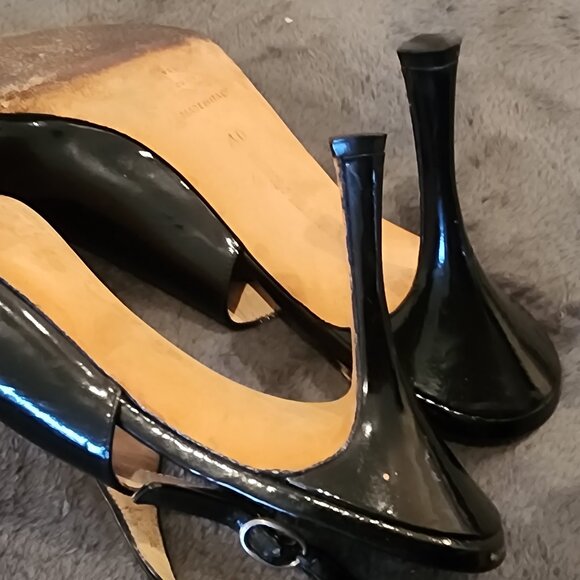 Manolo Blahnik Black Patent Slingback Heels – Size US 9 - Picture 6 of 8
